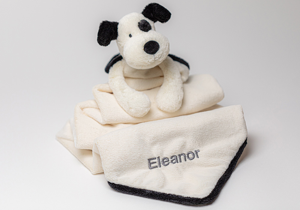 Black / Cram Puppz Kuscheltusch mit personalisiertem besticktem Namen "Eleanor" in  Grau