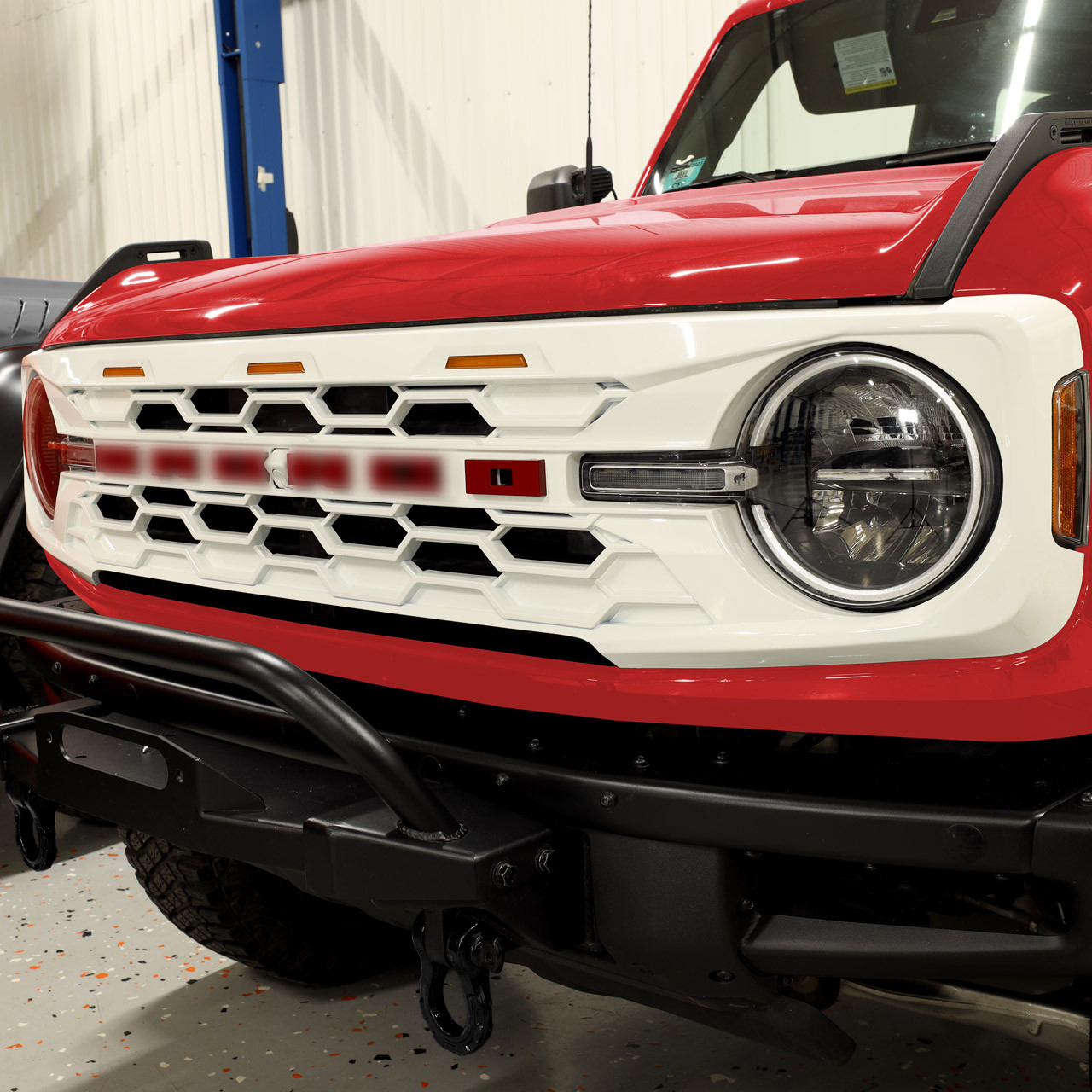 IAG I-Line Para-Hex Style Front Grille Gloss White with Lights 2021+ Ford Bronco - Installed 1