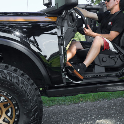 IAG I-Line 2pc Front Door Foot Rest Pedal Anti-Slip 2021+ Ford Bronco - Installed