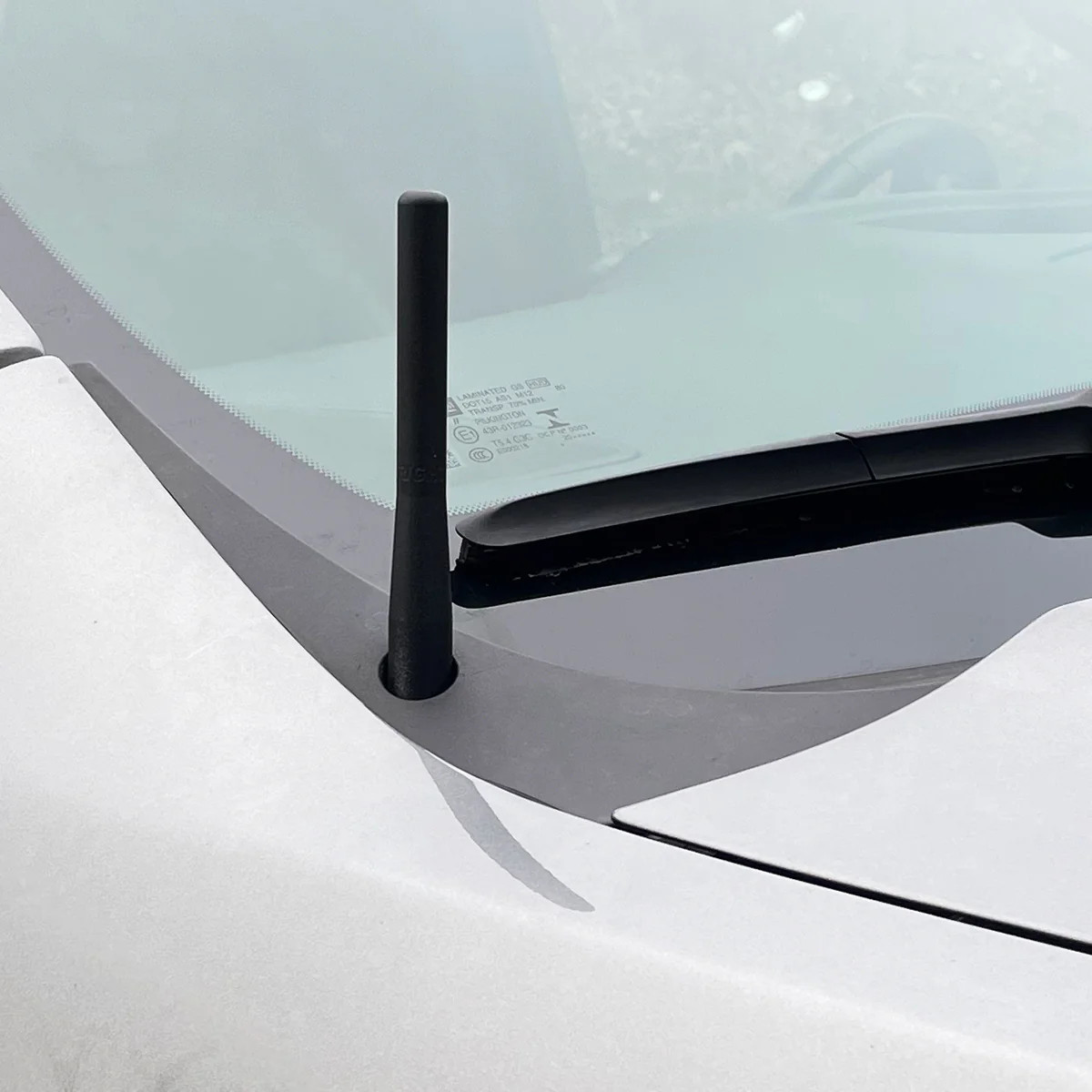 BuiltRight Industries 2019+ Silverado & Sierra Perfect-Fit Stubby Antenna