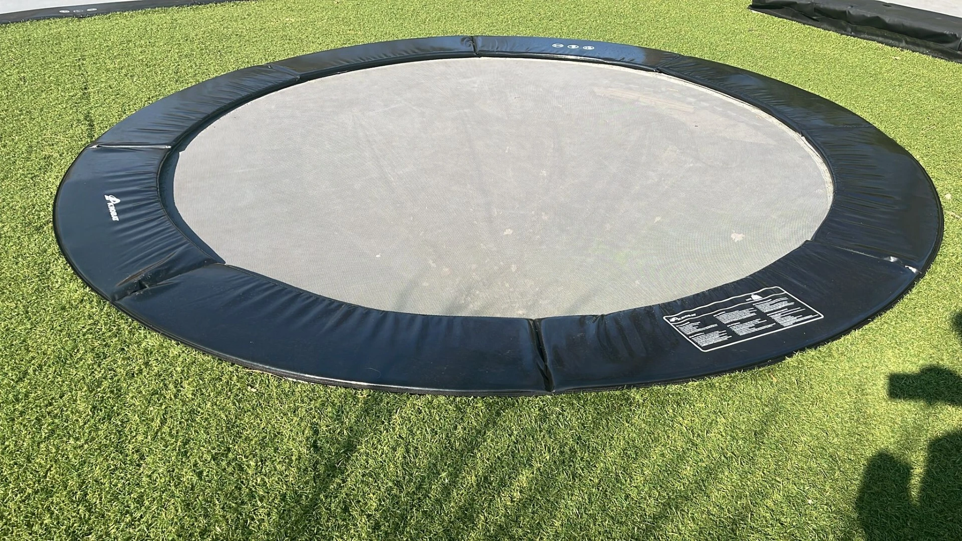 Akrobat Primus Flat round trampoline set flush into the ground