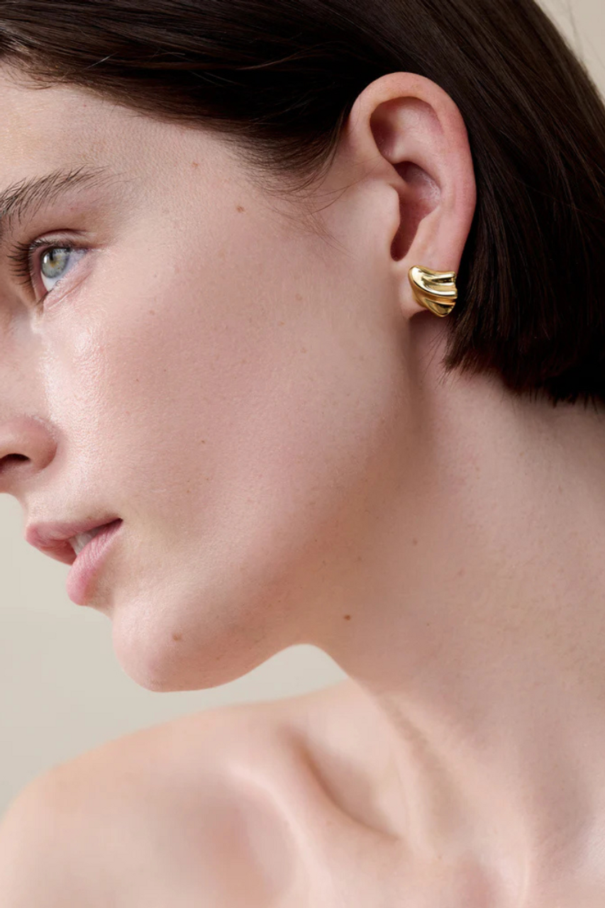【JENNY BIRD】Zoe Earrings スカラップシェル ピアス Jenny Bird Zoe Earrings at Penelope T