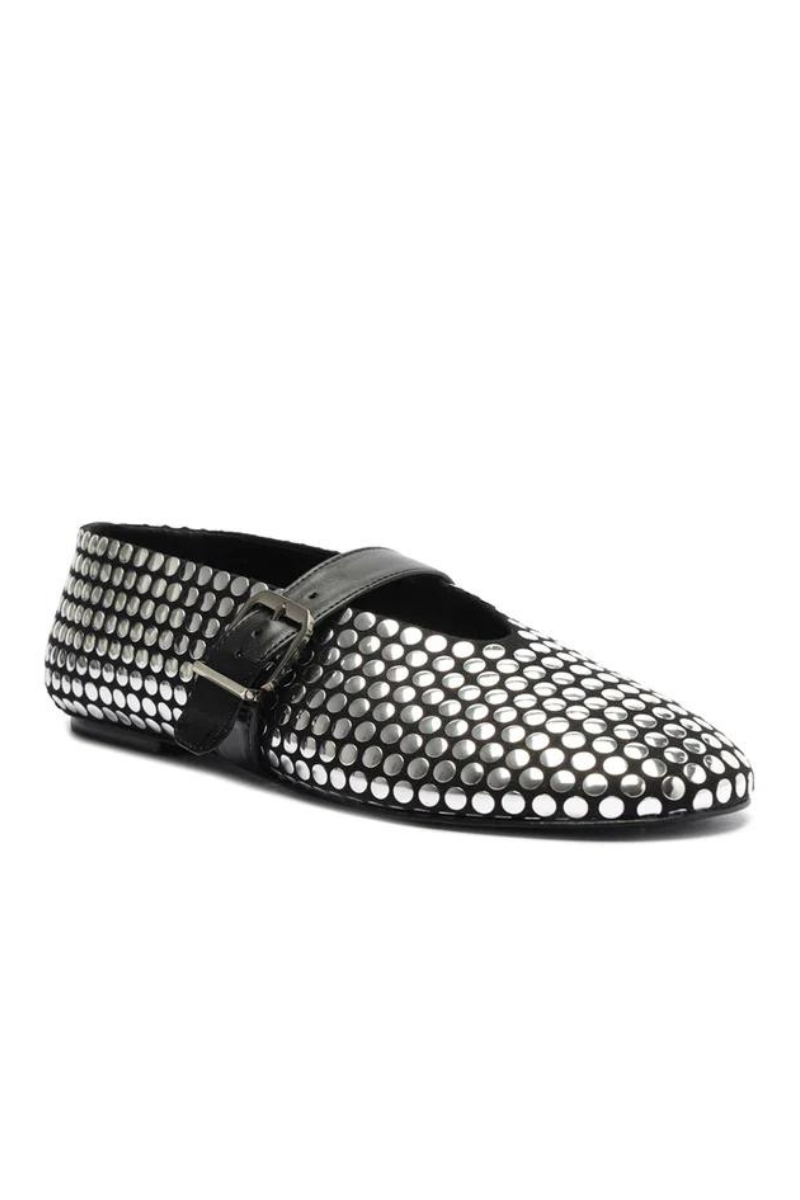 Schutz Eiza Stud Flat close view