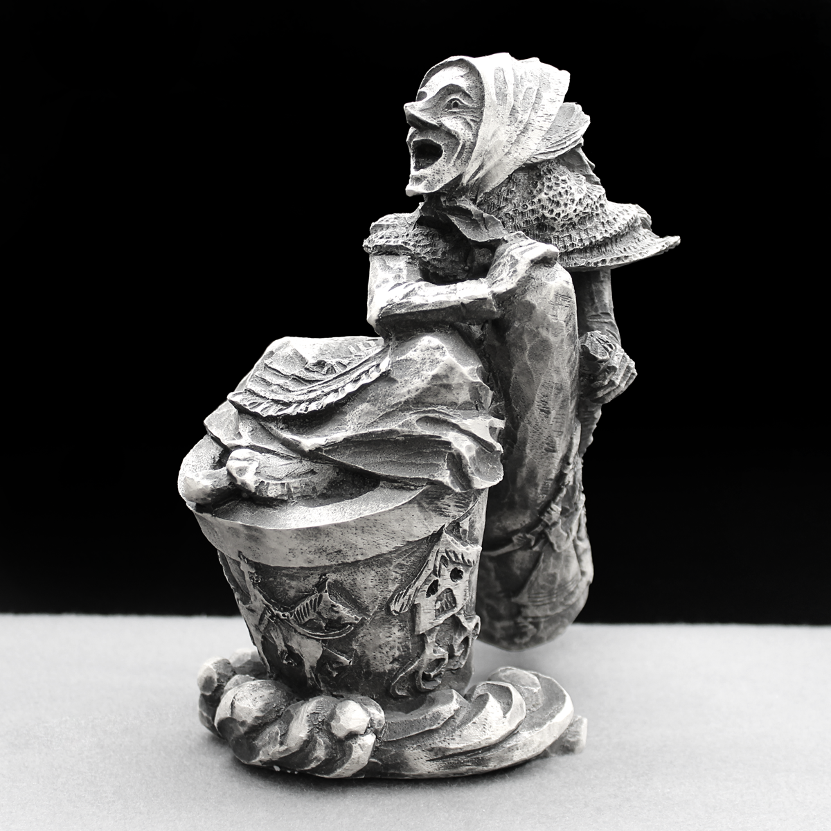 Baba Yaga Crone |  Samhain & Witch decoration | Wiccan Decor | Pagan figurine & Gift | Witch Supplies | Altar Statue | Ritual Tool | Front Photo