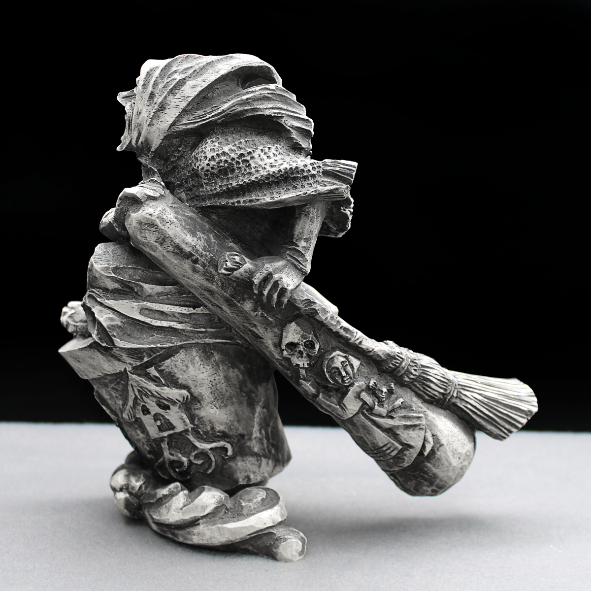 Baba Yaga Crone |  Samhain & Witch decoration | Wiccan Decor | Pagan figurine & Gift | Witch Supplies | Altar Statue | Ritual Tool | Back Photo