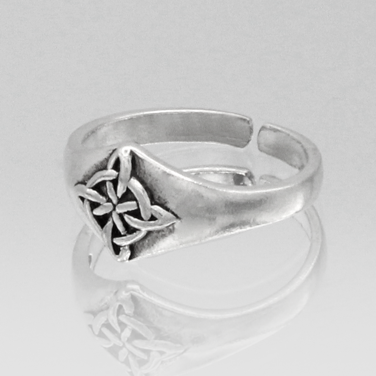 Witch's Knot Midi Ring Toe Ring