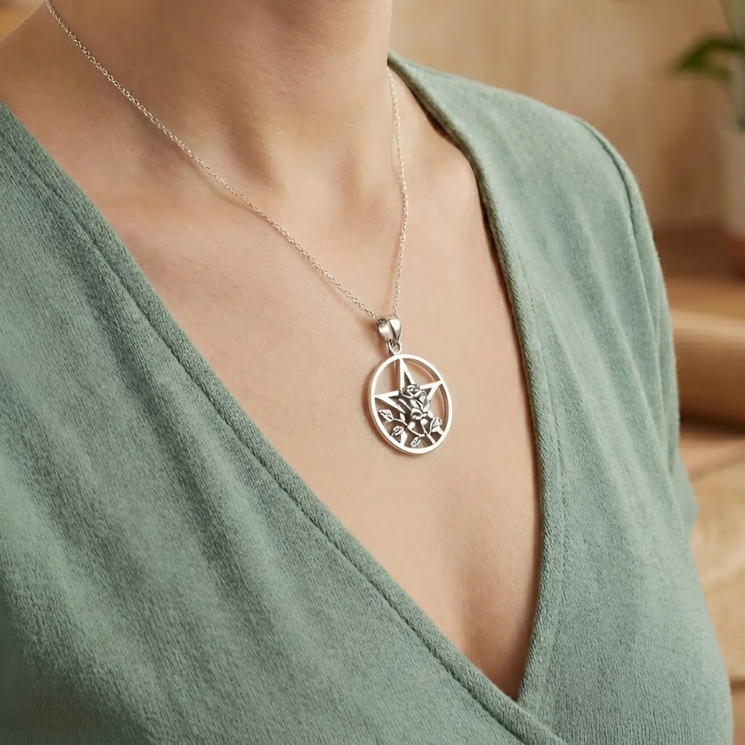 Witchcraft Rose Pentacle Necklace Showcasing Detailed Leaf and Petal Design