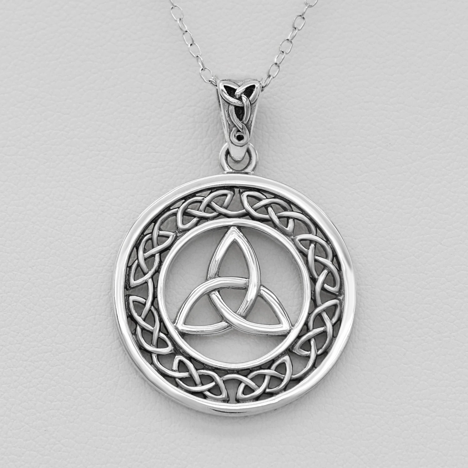 Round Celtic Knotwork Trinity Knot Pendant Silver Amulet Necklace