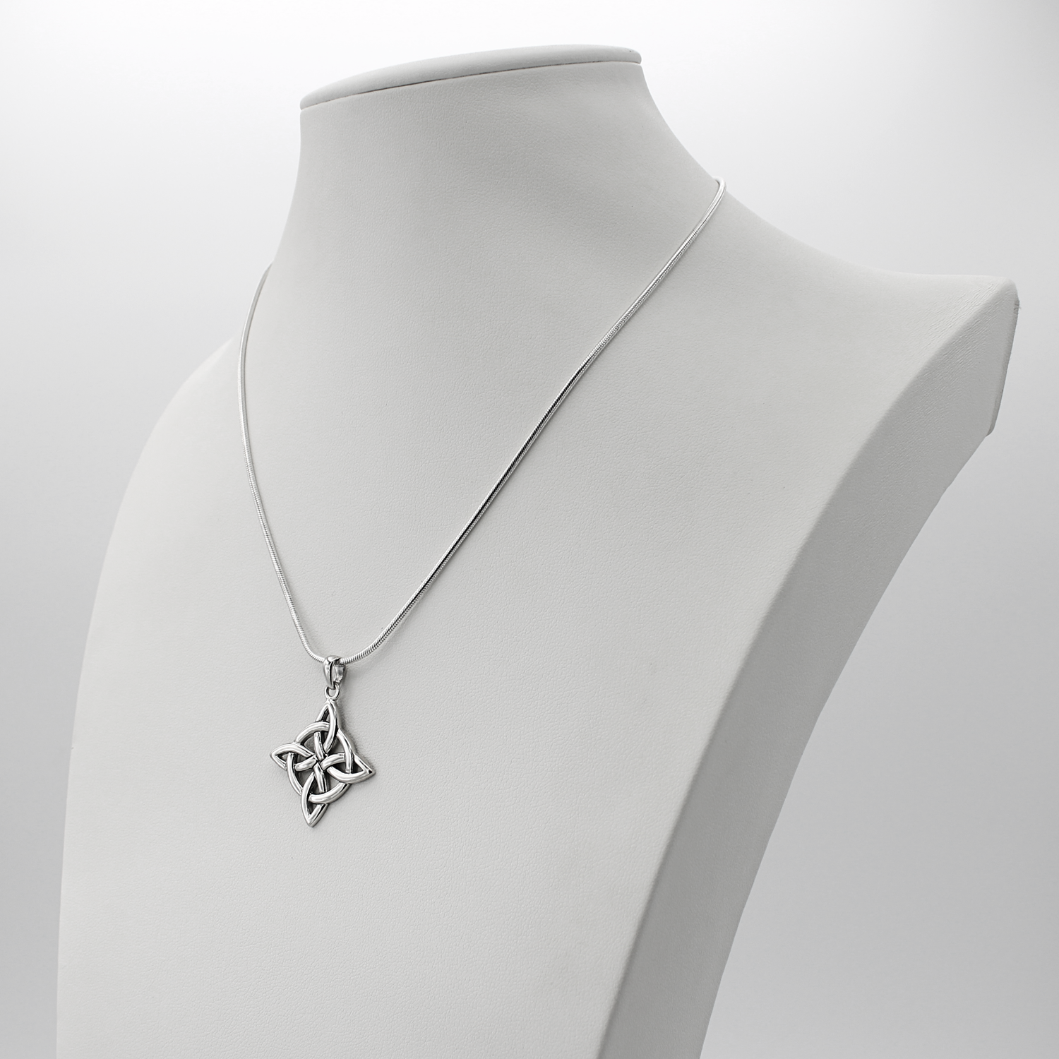 The Witches Knot Necklace