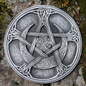 Pewter Moon Pentacle Paten Altar Tile | Witchcraft Ritual Tools | Witch Magical Supplies | Tools for Samhain Spells and Rituals | Wiccan Home Decor Pewter Moon Pentacle Paten Altar Tile | Witchcraft Ritual Tools | Witch Magical Supplies | Tools for Samhain Spells and Rituals | Wiccan Home Decor