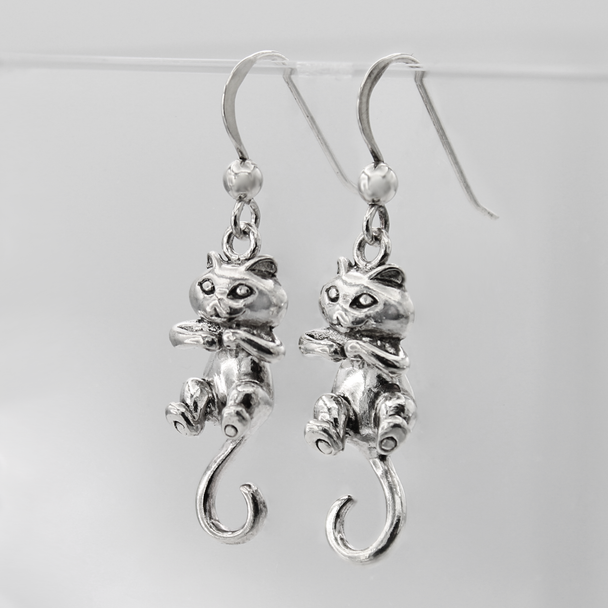PS-TE-2101 Dangling Cat Earrings - Angle