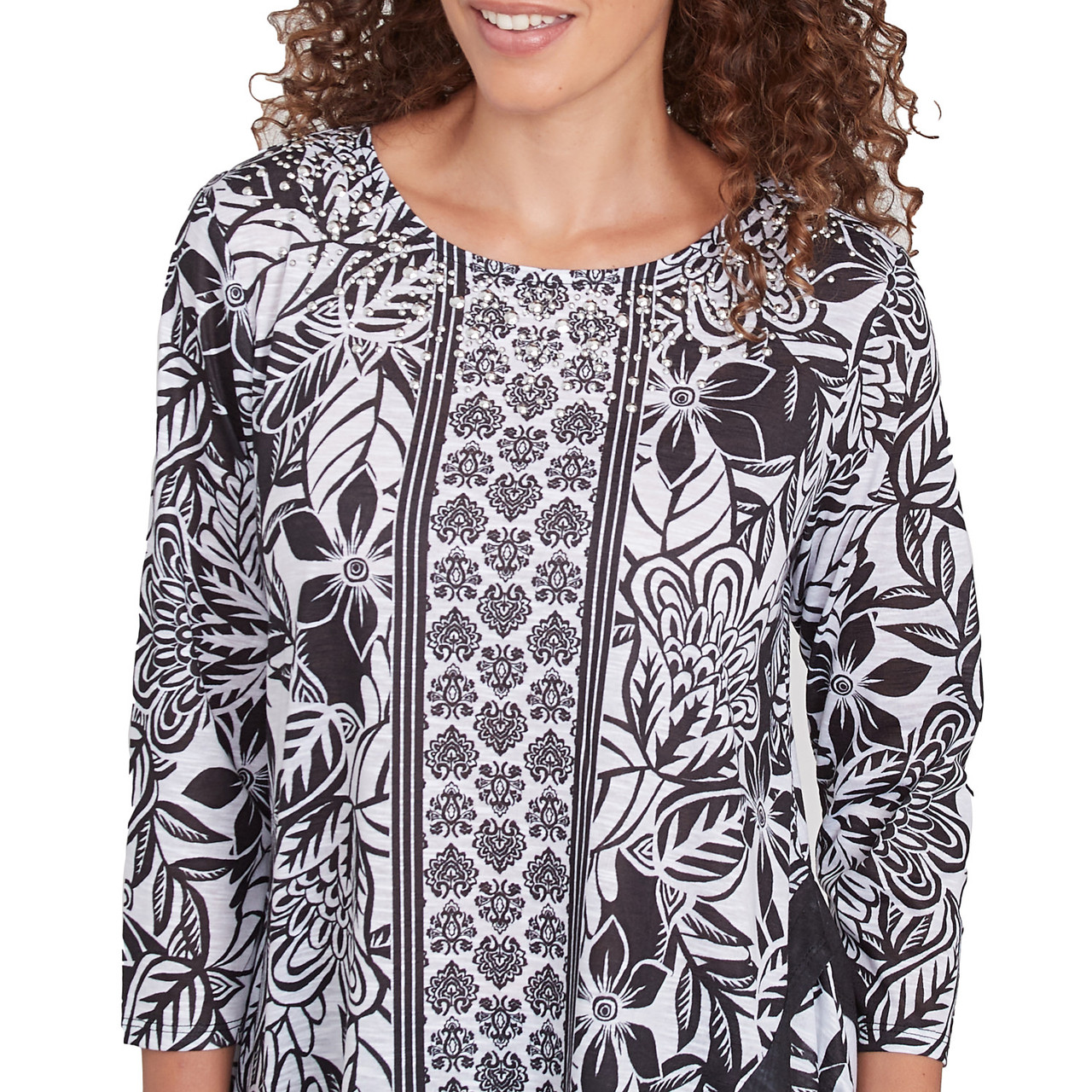 Ruby Sohoページ Women's Monochrome Floral Sharkbite Top | Ruby Rd.