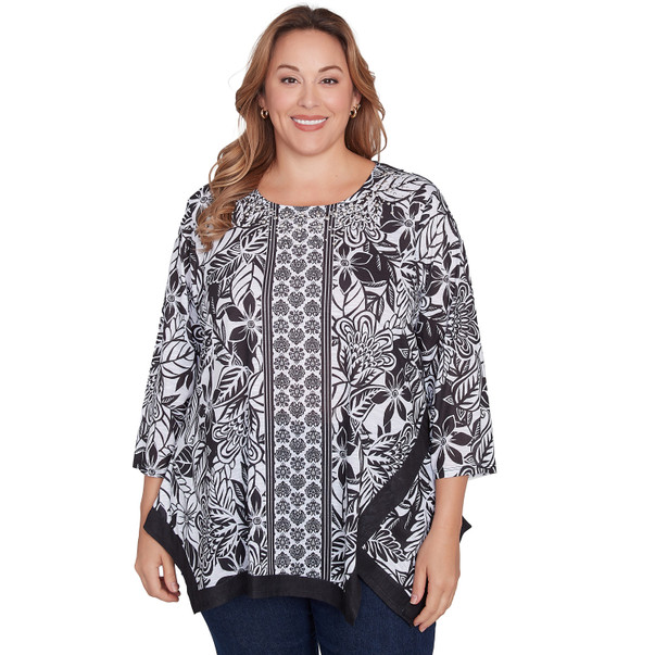 Plus Women's Monochrome Floral Sharkbite Top