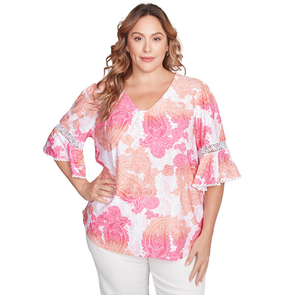 Plus Women's Paisley Textured V-Neck Tee