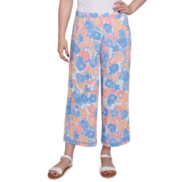 Petite Women's Pull On Watercolor Floral Print Soft Capri
