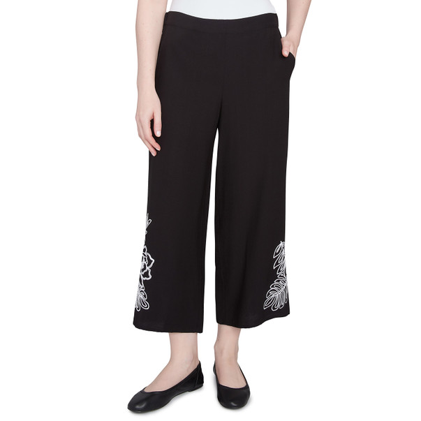 Women's Soft Tropical Fern Embroidered Capri