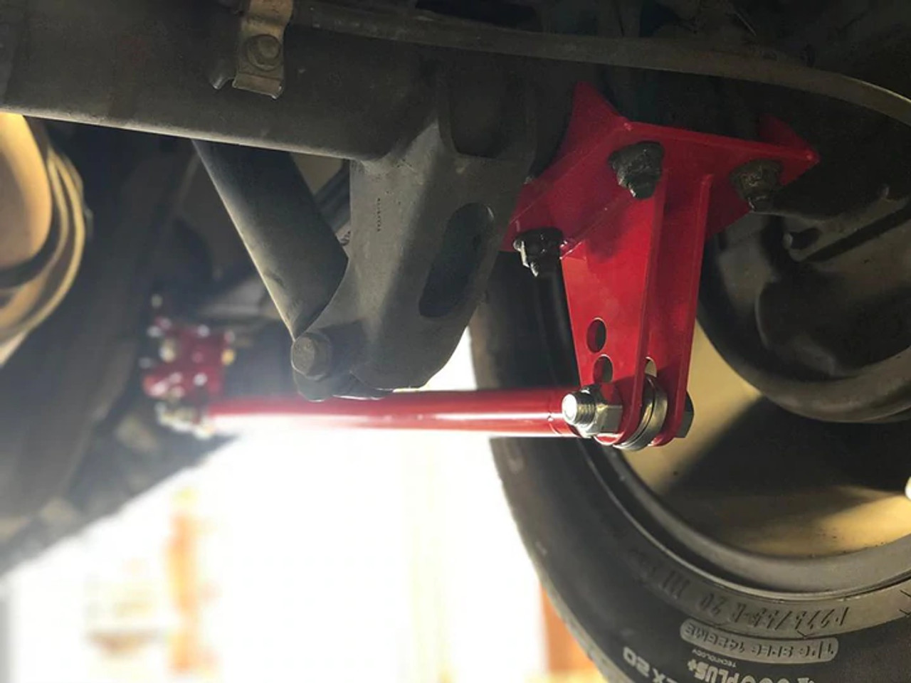 Speed Engineering 197387 C10 Axle Flipped Truck Traction Bars Black 33