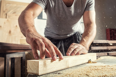 A Guide on How to Properly Cut and Preserve Burl Wood