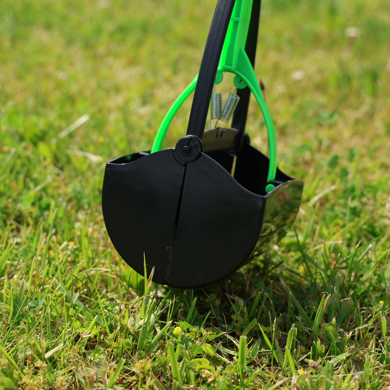 Folding Pooper Scooper