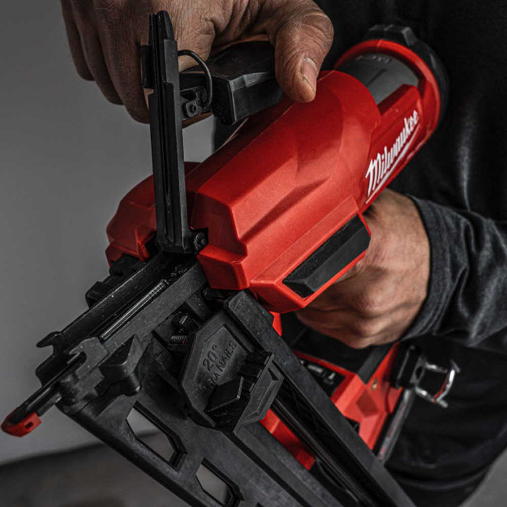 Milwaukee M18 FN16GA0 18V FUEL Brushless Finishing Angled Nail Gun 16
