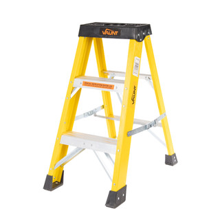 Vaunt 3 Tread Fibreglass Step Up - 767 mm