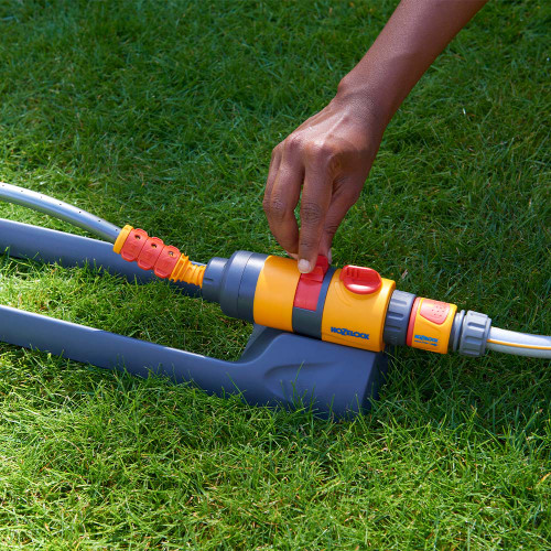 Hozelock Rectangular Sprinkler AquaSave Pro 220 M | Hozelock Sprinklers ...