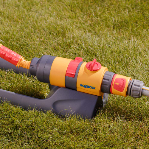 Hozelock Rectangular Sprinkler AquaSave Pro 220 M | Hozelock Sprinklers ...