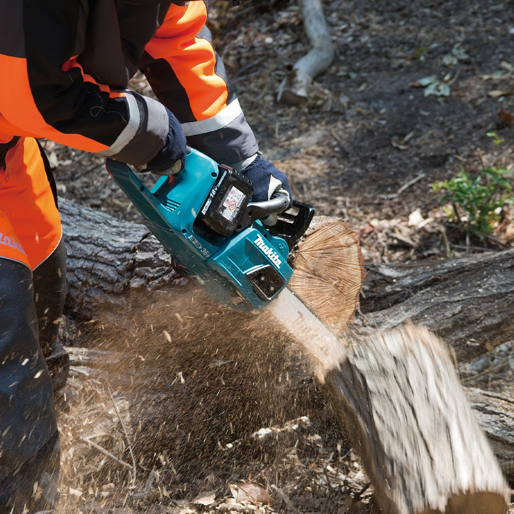 Brushless Cordless Makita Twin 18v Chainsaw Makita DUC305PT2 36V