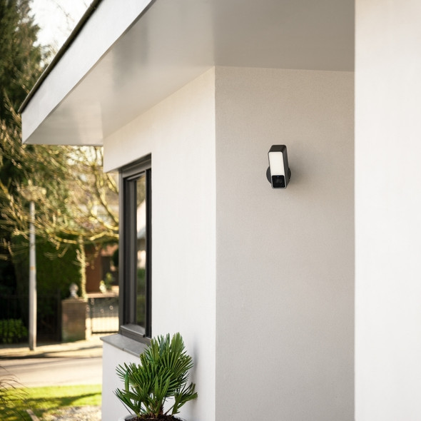 Eve Outdoor Cam - Secure Floodlight Camera