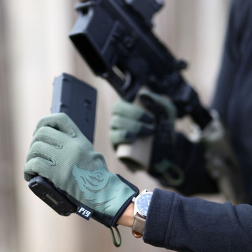 SKD Tactical PIG FDT Echo women’s utility glove with touchscreen fingers and high-dexterity fit
