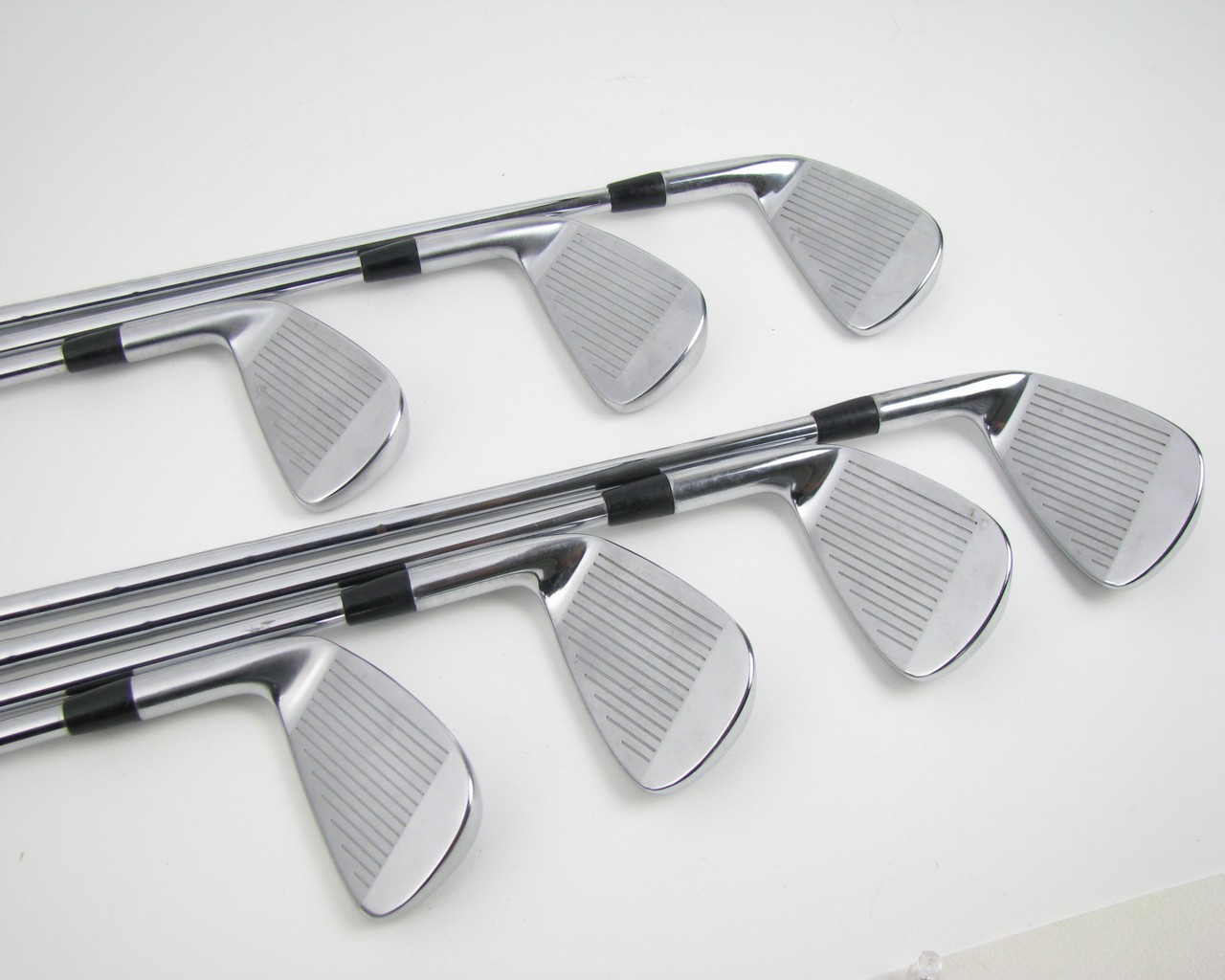 TaylorMade R9 ゴルフバッグ・クラブセット 貴重なレフティ】TaylorMade R9 テーラーメイド アールナイン ゴルフ