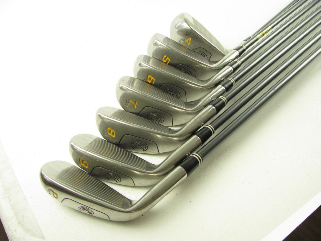 Cleveland HiBore iron Set 4-PW w/ Graphite 75g Regular +.5