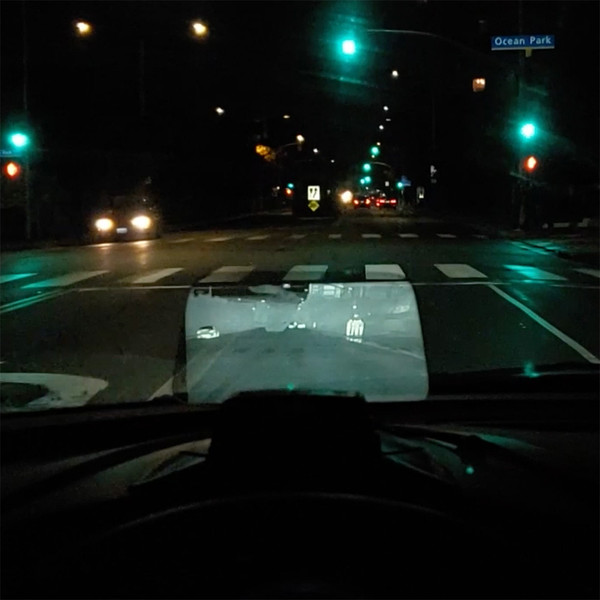 Detecting pedestrians and cars in the dark with the HUDWAY Drive night vision camera