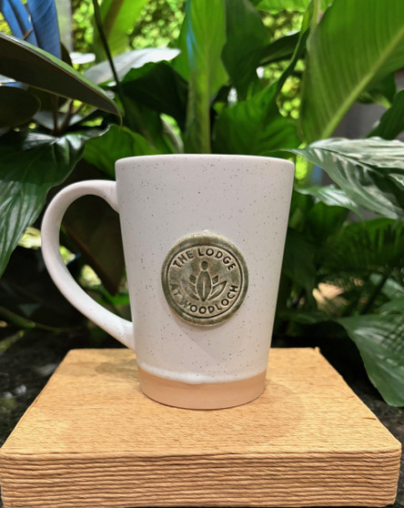 Tall Cabin Mug w/ Green Medallion - 16 oz