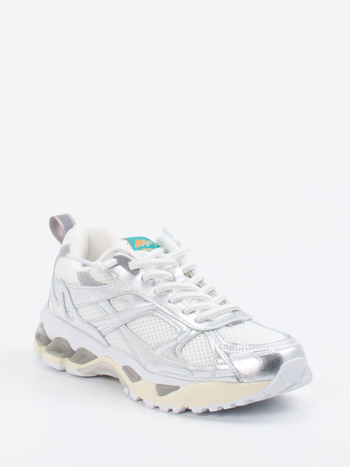 MRP – Chunky Sneaker aus Metallicleder silber