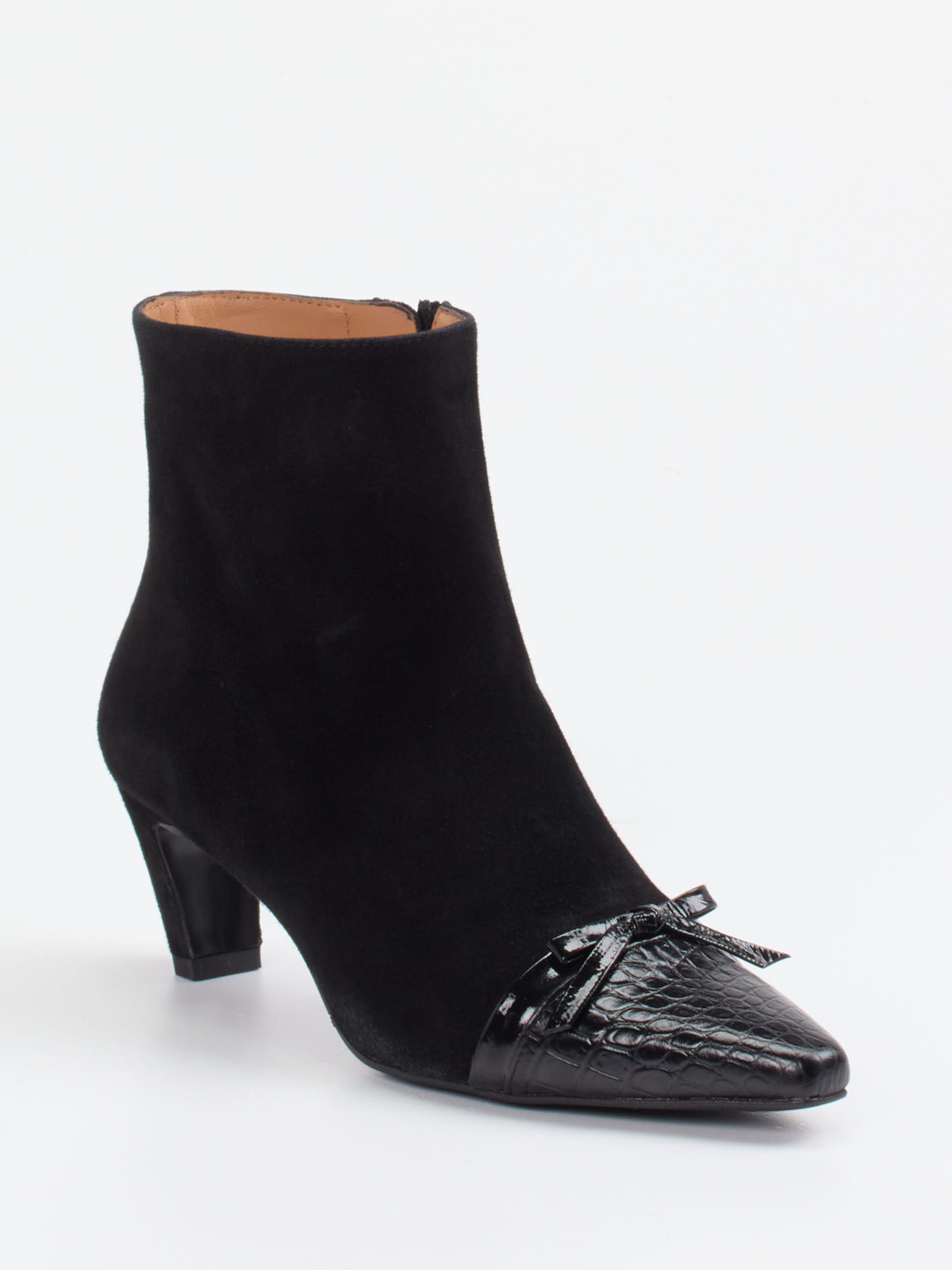 Konstantin Starke – Ankle Boots aus Veloursleder Schwarz