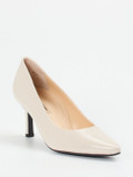 Paul Green – Pumps aus Lackleder in Cremeweiß