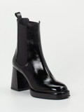 Konstantin Starke – Chelsea Boots aus Lackleder Schwarz