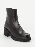 Konstantin Starke – Stiefelette aus Lammleder Schwarz