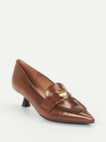 Konstantin Starke – Loafer-Pumps aus Hochglanzleder braun