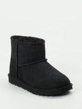 UGG – Stiefeletten aus Veloursleder in Schwarz