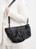 VeeCollective Berlin – Schultertasche aus Nylon Schwarz