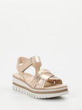 Gabor – Keilsandalette aus Metallicleder in Roségold