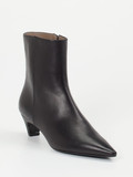 Konstantin Starke – Stiefelette aus Lammleder schwarz