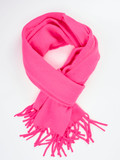 Simone Bruns – Fransenschal aus Kaschmir Neonpink