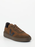 VEJA – Sneaker aus Veloursleder in Braun