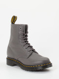 Dr. Martens – Schnürboots aus Kalbleder steingrau