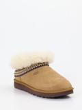 UGG – Hausschuh aus Veloursleder karamellbraun