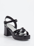 Konstantin Starke – Plateau-Sandalen aus Hochglanzleder schwarz