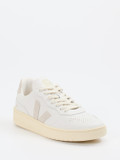 VEJA – Sneaker aus Kalbleder in Offwhite